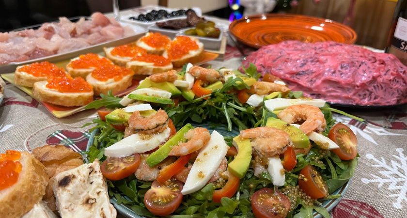 Эту закуску в СССР готовила каждая хозяйка, а сейчас ее забыли: рецепт из поваренной книги 1952 года