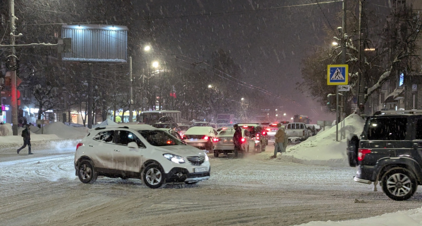 Губернатор Кировской области вводит режим повышенной готовности из-за непогоды