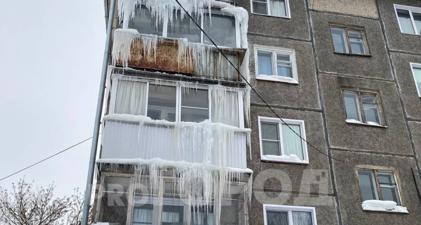 В Кирове выросла пятиэтажная сосулька