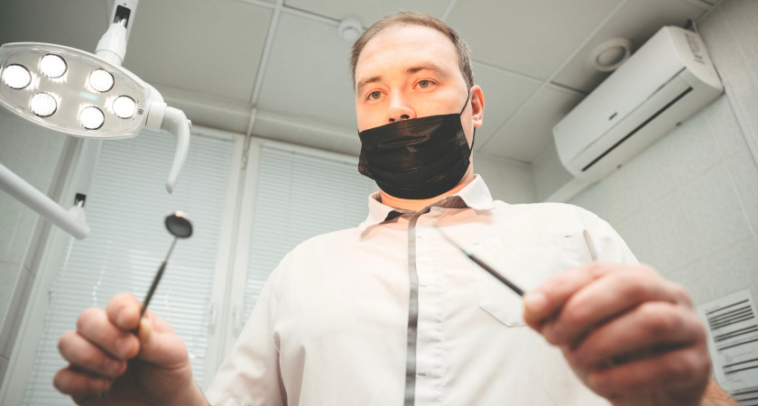 Материал, бренд, цена: на что в первую очередь обращать внимание при выборе зубного импланта 