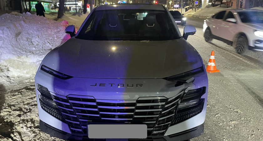 В Кирове 12-летняя девочка попала под машину прямо на пешеходном переходе