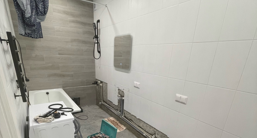 Плитка в ванной — прошлый век: сейчас все переходят на этот тренд — куда красивее и удобнее