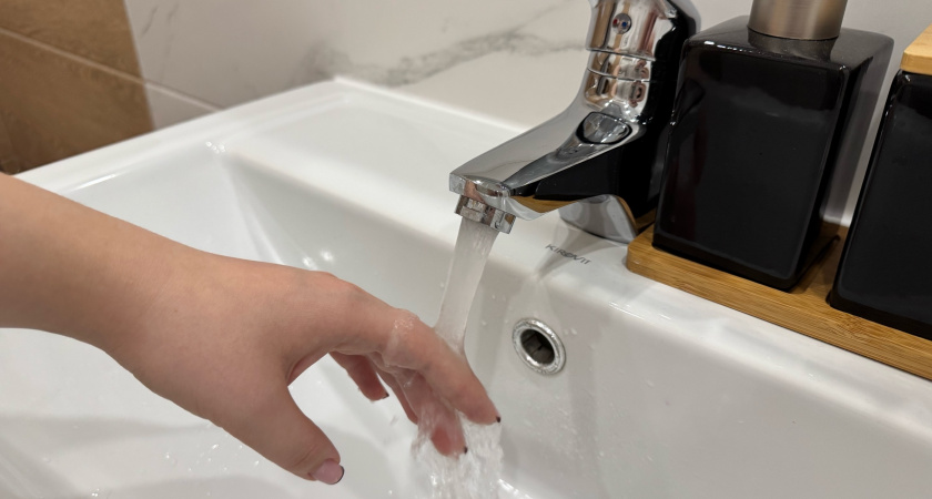 Совет сантехника: 1 капля в слив - и канализация больше никогда не засорится