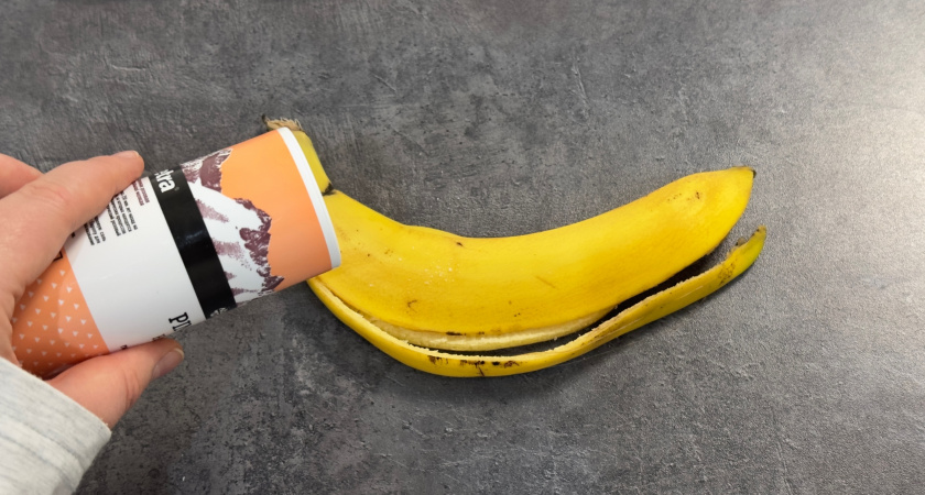 Банановую кожуру посыпаю солью —всю зиму не нарадуюсь своей смекалке: лучший лайфхак для лентяев