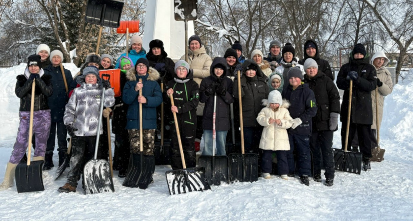 В Зуевском районе "Снежный десант" провел масштабный зимний субботник