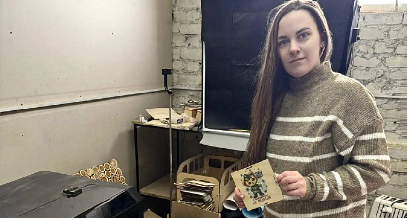 Жительница Кировской области получила от государства 350 тысяч на изготовление деревянных открыток