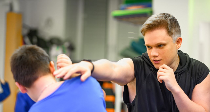 "Дисциплина в спорте рождает характер в жизни": кировский тренер по универсальному бою о воспитании боевого духа у юных подопечных