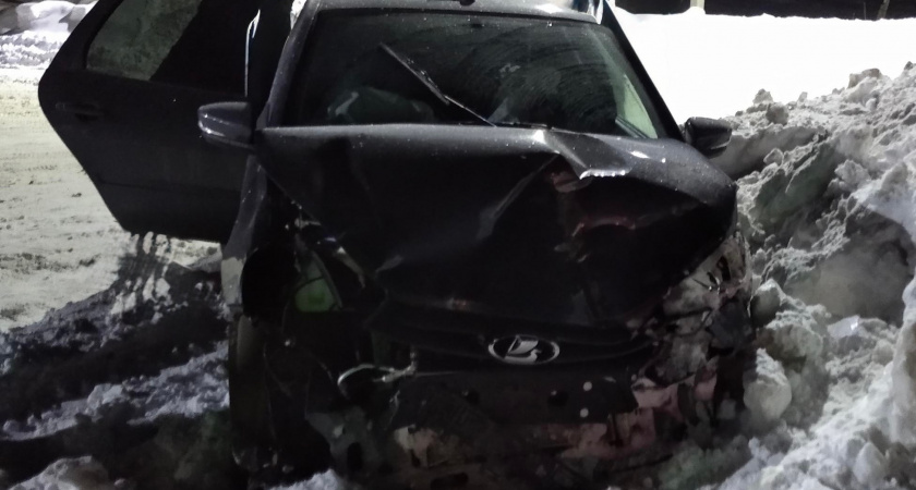 На сельской дороге под Зуевкой "Гранта" взяла на таран "Ниву", двое пострадали