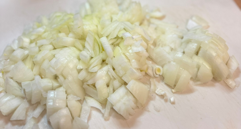 Что обжаривается первым - лук или морковь? Запомните правильную последовательность для приготовления вкусной зажарки