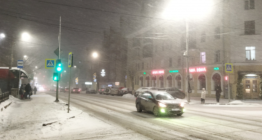 Внезапная зимняя гроза в начале марта потрясла жителей Кировской области