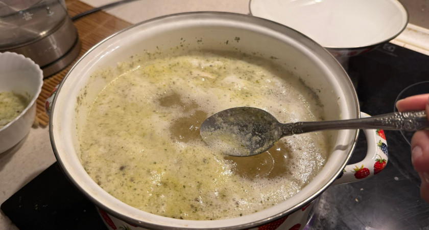 Забудьте о пенке при варке мяса: запомните 4 простых правила, чтобы она не появлялась, и не допускайте ошибок