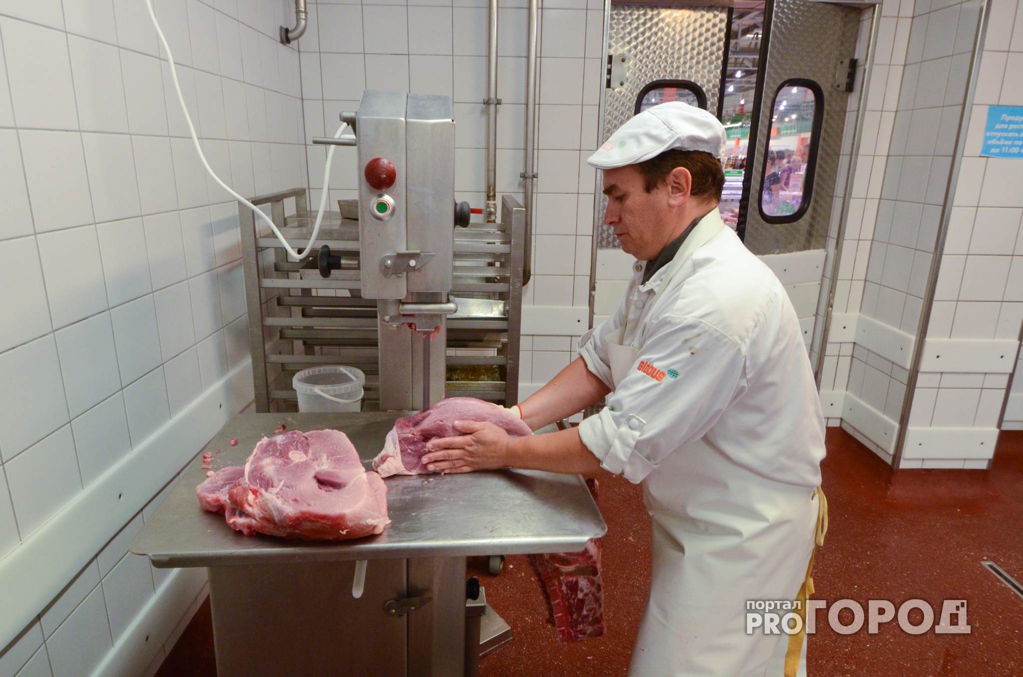 В детском саду Кировской области обнаружили 50 килограммов опасного мяса