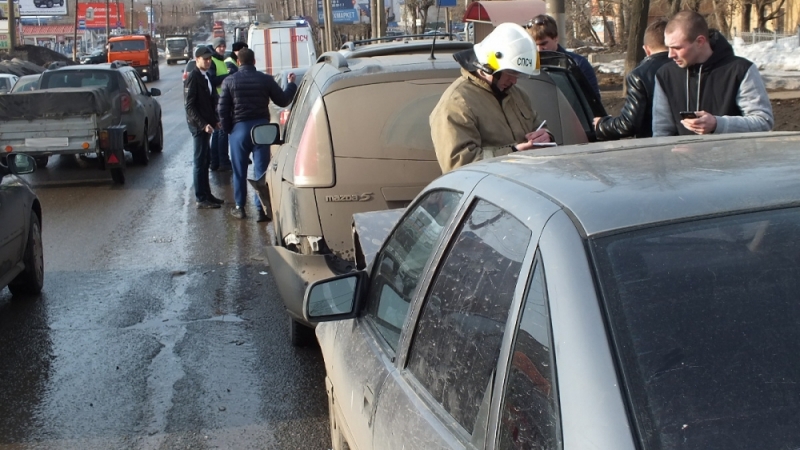 Что обсуждают в Кирове: перевернувшийся Lexus и массовое ДТП