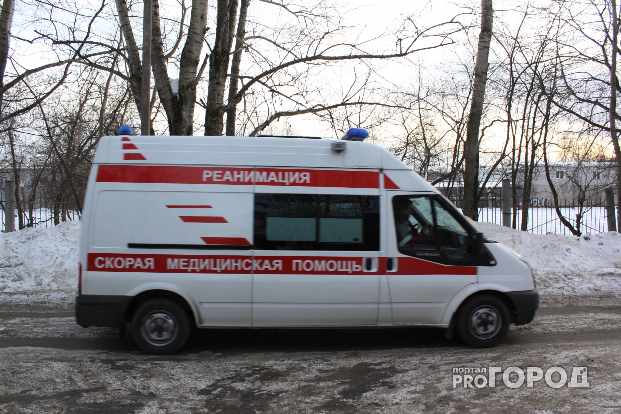 В Кирове мужчина поджег свою гостью: женщину срочно увезли в больницу
