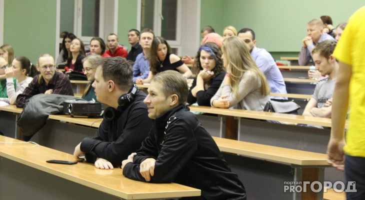 Рособрнадзор запретил набор студентов в три государственных вуза