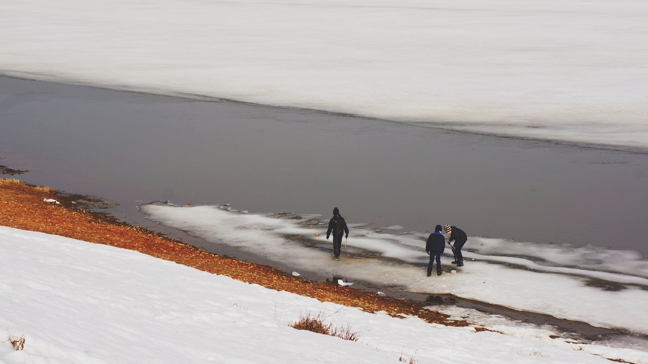 В Кирове спасли детей, которые перешли Вятку по трескающемуся льду