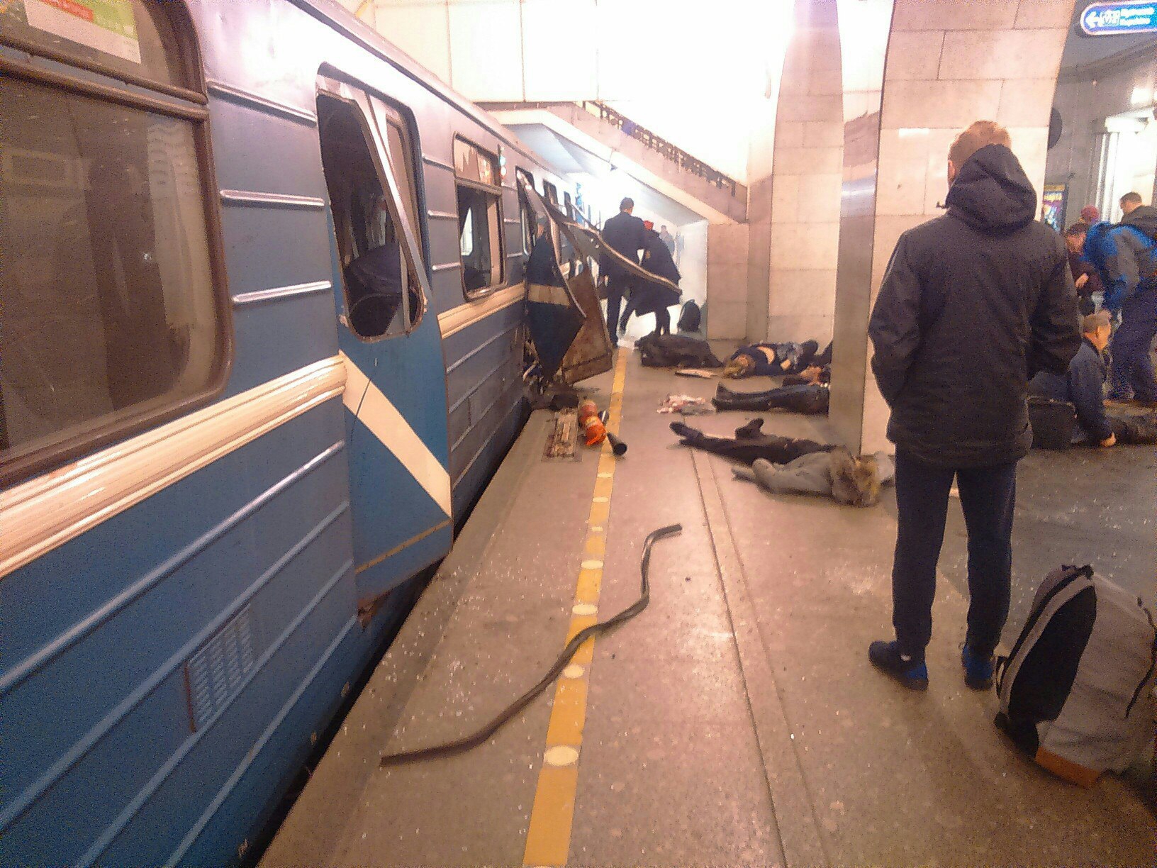 Появилось фото предполагаемого виновника взрыва в Петербурге