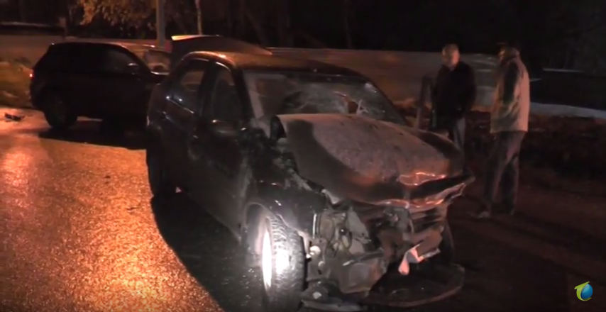 Видео: в Кирове пьяный водитель Porsche Cayenne врезался в Renault