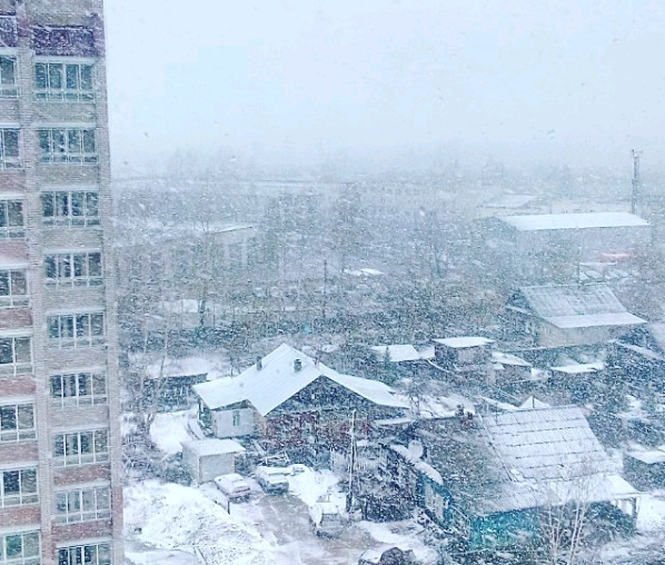 Снежный апрель: кировчане делятся фотографиями и видео непогоды в соцсетях