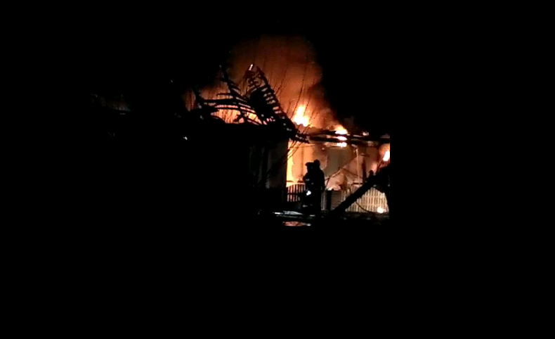 Очевидцы: «В Нововятском районе сгорела шашлычная»
