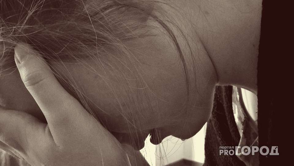 В Фаленском районе 57-летний преподаватель поцеловал в губы школьницу