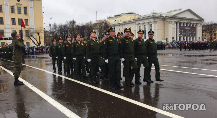 Что обсуждают в Кирове: парад на площади и фейерверк