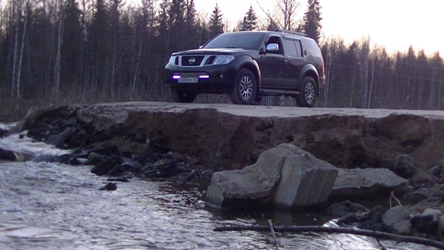 Власти восстановят дорогу в Кировской области, которую смыло рекой