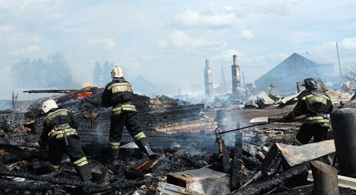 Следователи возбудили уголовное дело после крупного пожара в Орлове