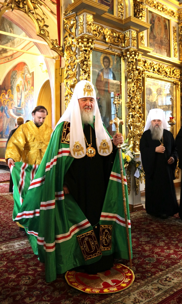 Патриарх Кирилл посетил Успенский собор в Кирове