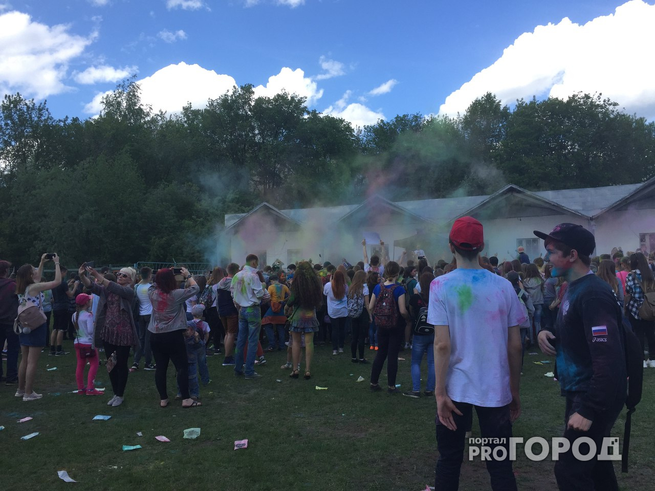 Что обсуждают в Кирове: надвигающиеся на регион грозы и фестиваль красок