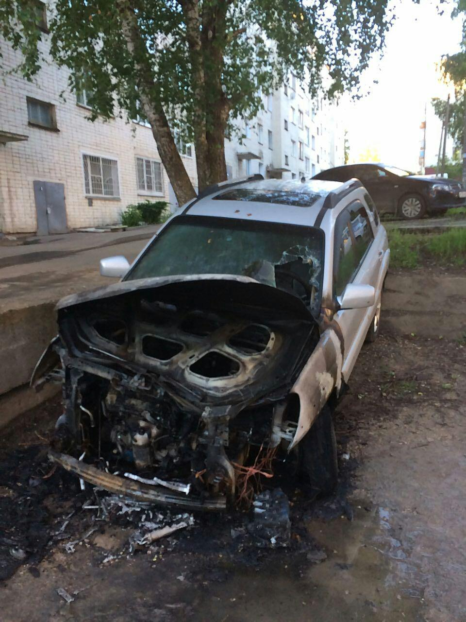 У координатора кировского штаба Алексея Навального сожгли машину