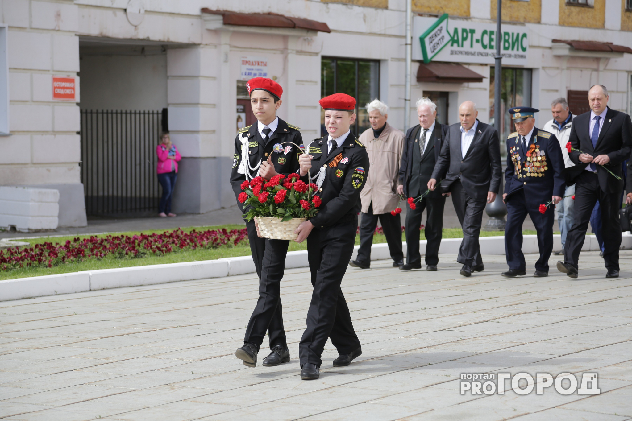 Сотни кировчан приняли участие в акции «Свеча памяти» у Вечного огня