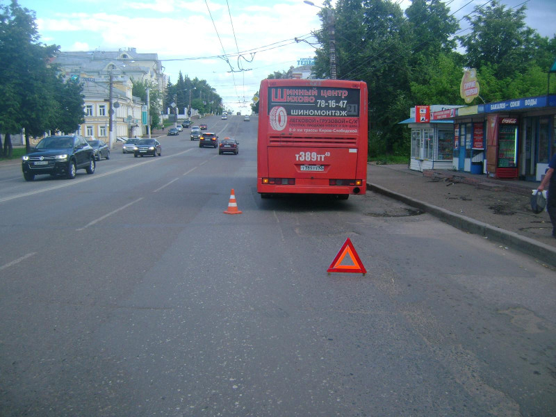 В Кирове 6-летнего ребенка придавило дверями автобуса
