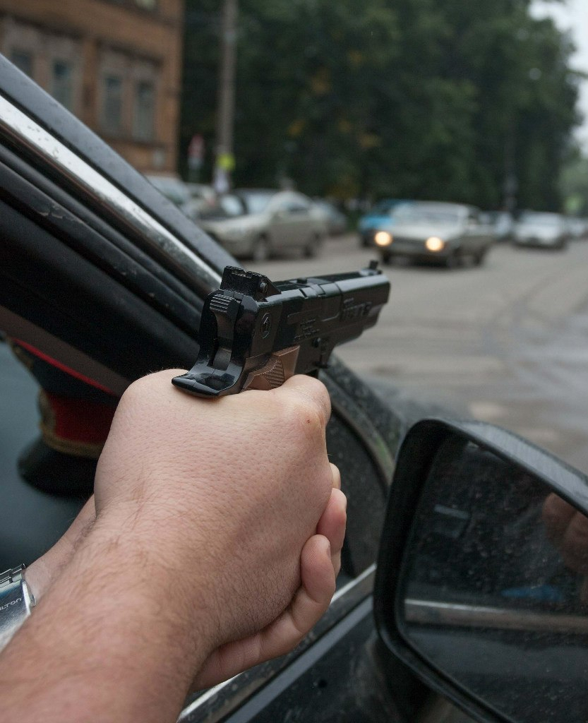 Погоню за пьяным водителем в Кирове удалось остановить только стрельбой
