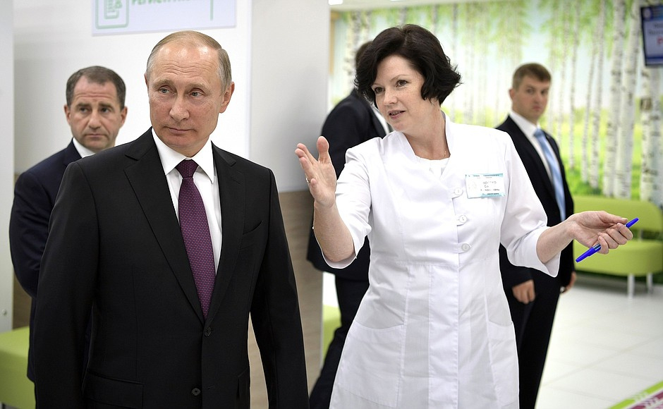 Что известно о враче, которого похвалил Путин во время визита в Киров?