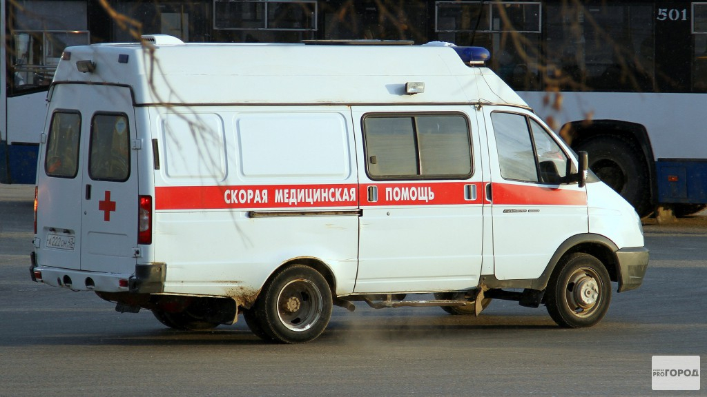 Очевидцы: «В Чепецком районе мужчина умер в машине скорой, ехавшей на вызов полчаса»