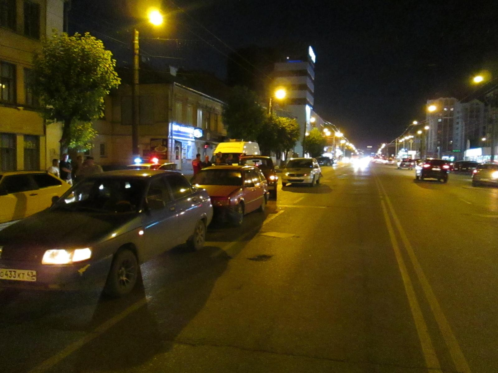 У ТЦ «Крым» по вине пьяного водителя столкнулись пять машин
