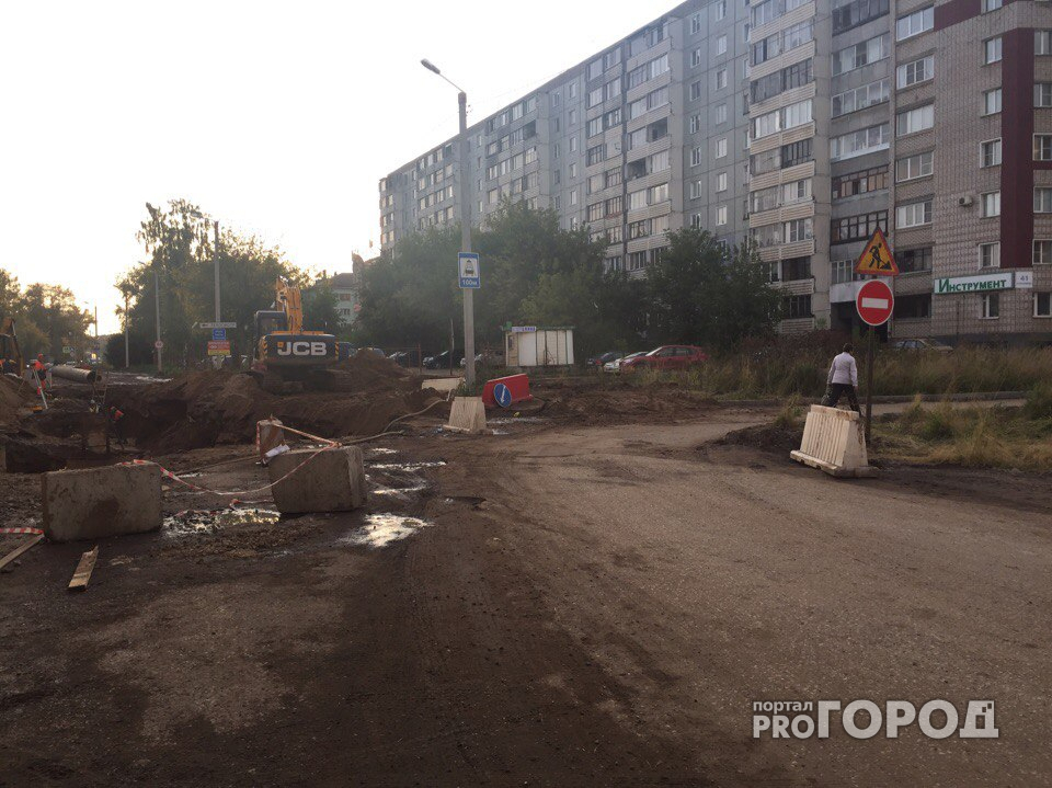 В Кирове водители вынуждены заезжать под "кирпич", чтобы попасть домой
