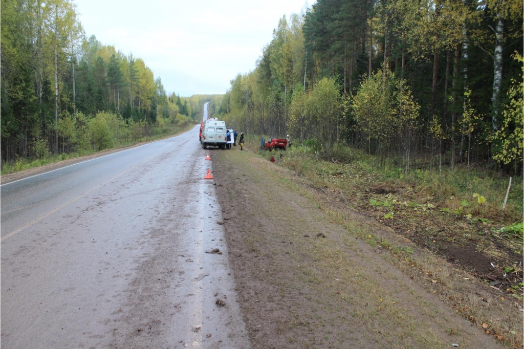В Кировской области перевернулось авто: погиб водитель