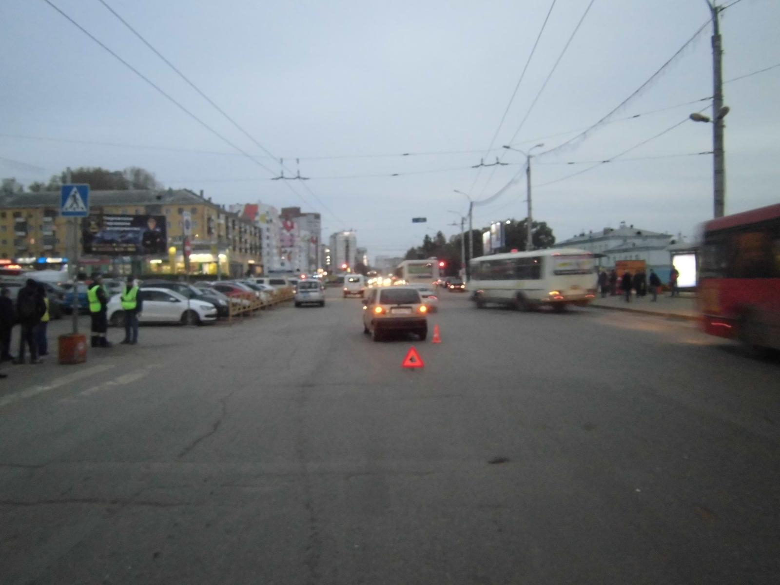 В Кирове у вокзала женщина-водитель малолитражки сбила ребенка