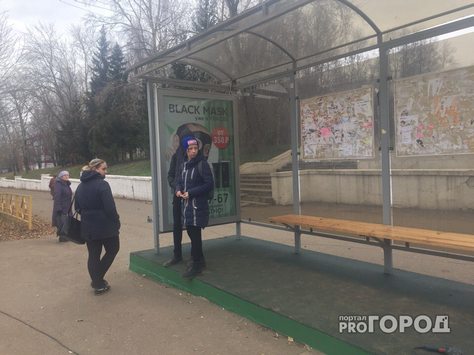 Подрядчик объяснил, почему остановки в Кирове ставят на бетонное основание