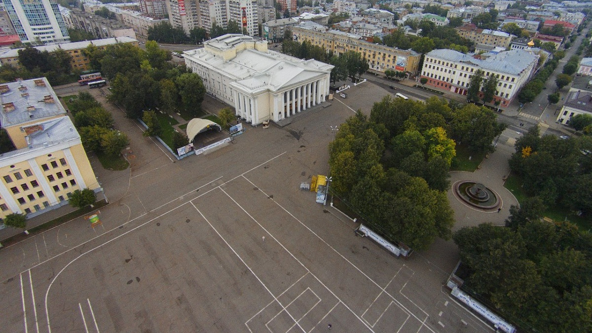 На выходных в Кирове начнут монтировать сцену на Театральной площади