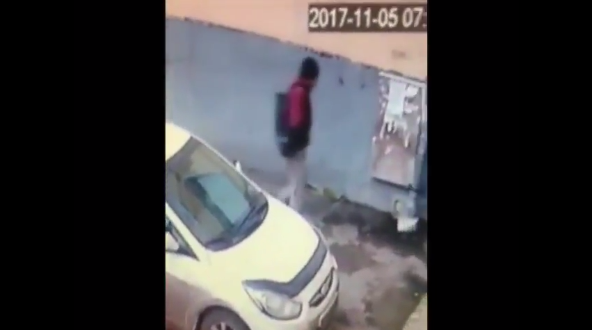 Появилось видео с подозреваемым, который обокрал ювелирный салон в Кирове
