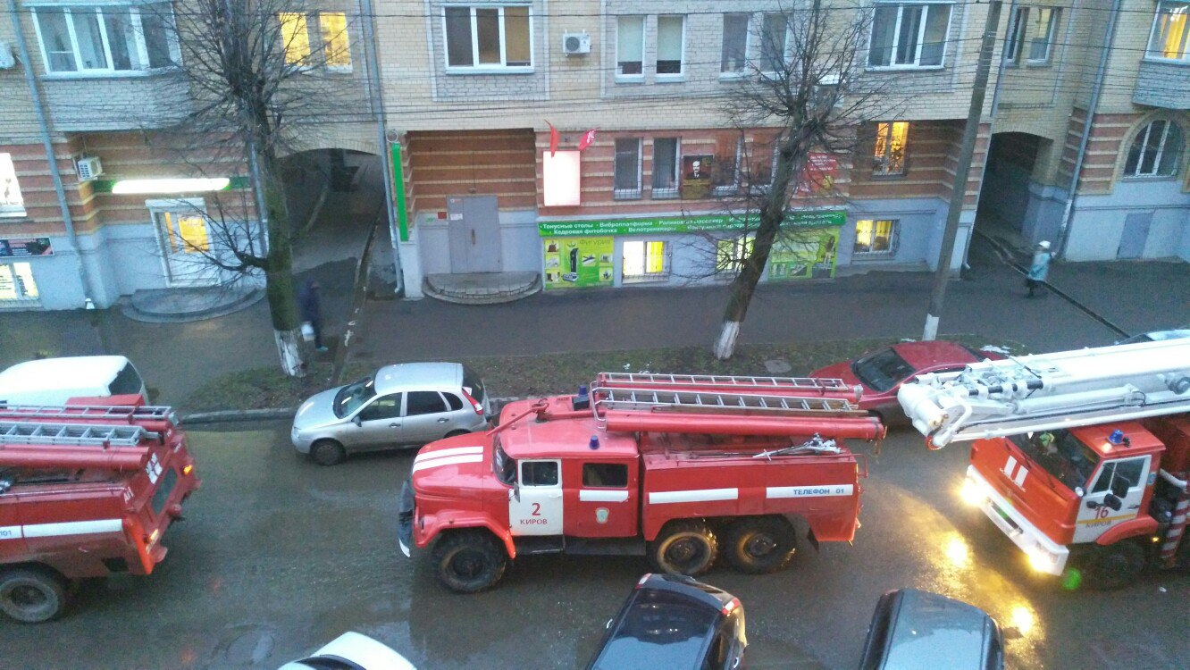 В МЧС назвали предполагаемую причину пожара в домах на улице Орловской