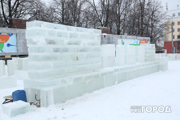 Лед для городка на Театральной площади могут привезти из другого региона