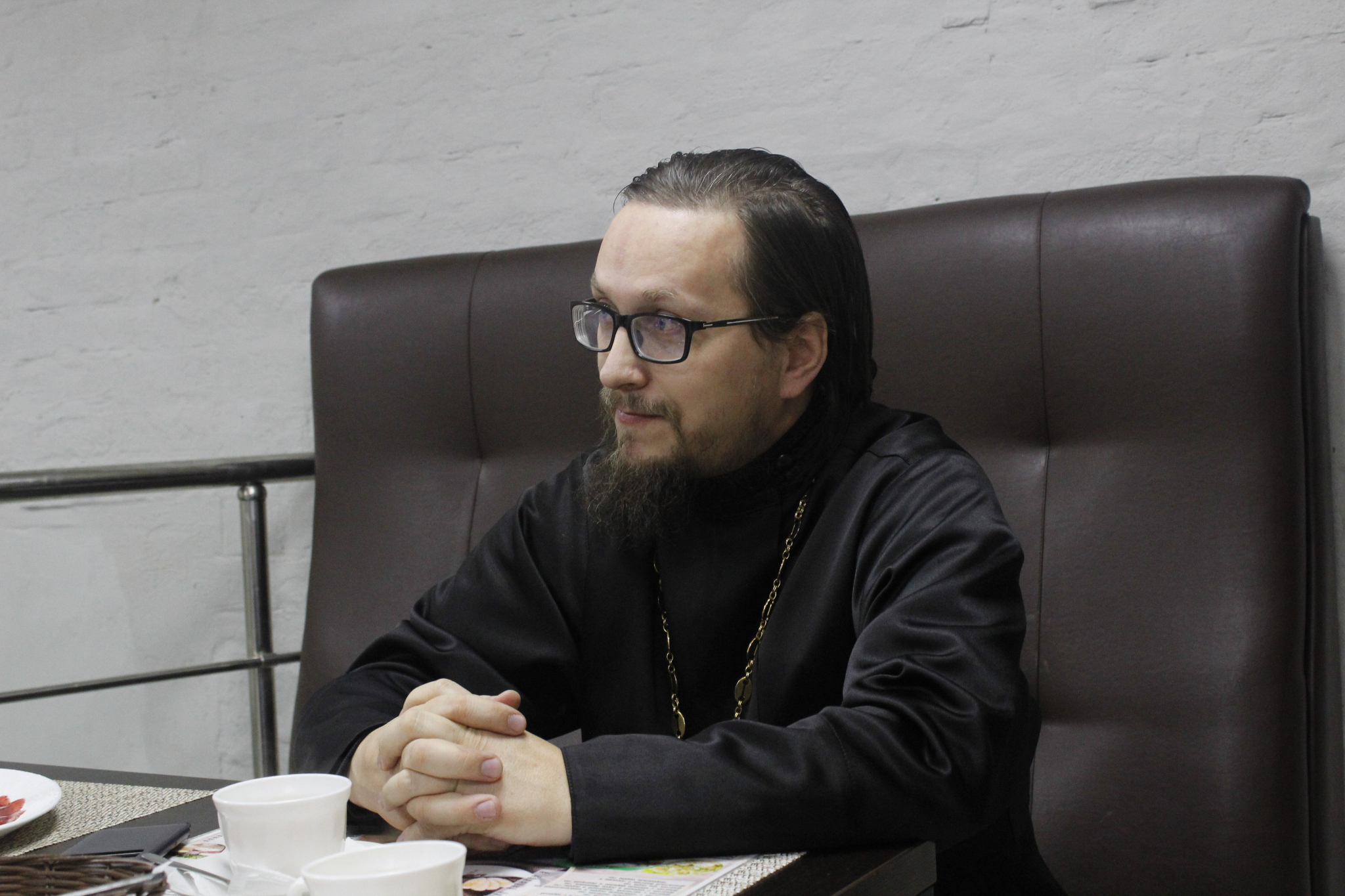 Про Гнойного, Собчак и нечистую силу: интервью с кировским священником