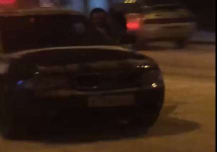 В Кирове водитель Audi на ходу выкинул человека из машины