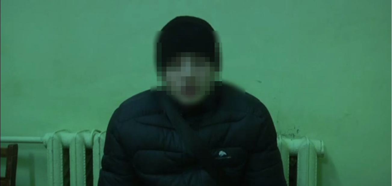 В Кирове за незаконный сбыт наркотиков задержали 18-летнего парня и его друзей