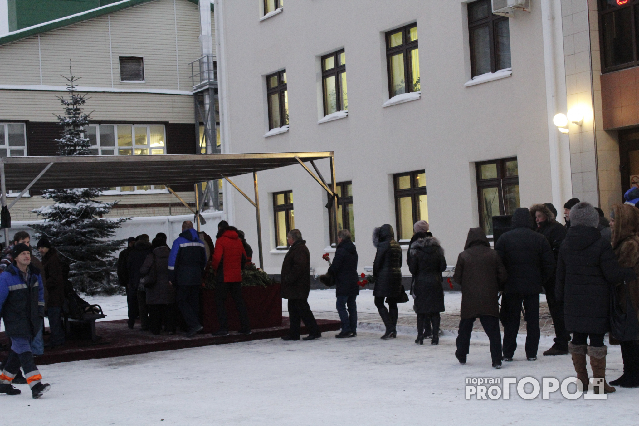 В Кирове простились с депутатом ОЗС Василием Сураевым