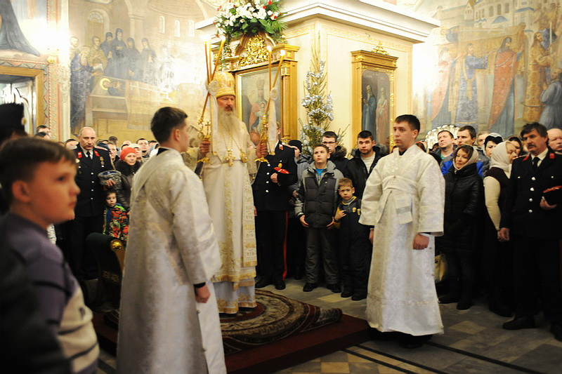В Кирове митрополит Марк совершил божественную литургию в Успенском соборе